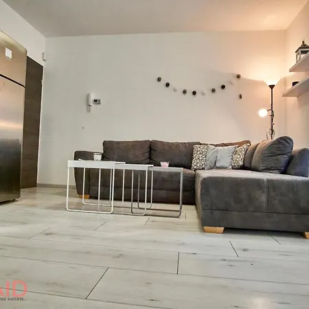 Vanessa Apartman - Hostaid Apartment *